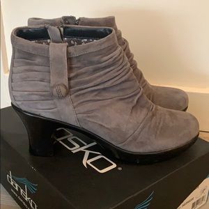 Dansko gray suede bootie 38
